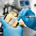 Prothèses Dentaires : peinture des dents